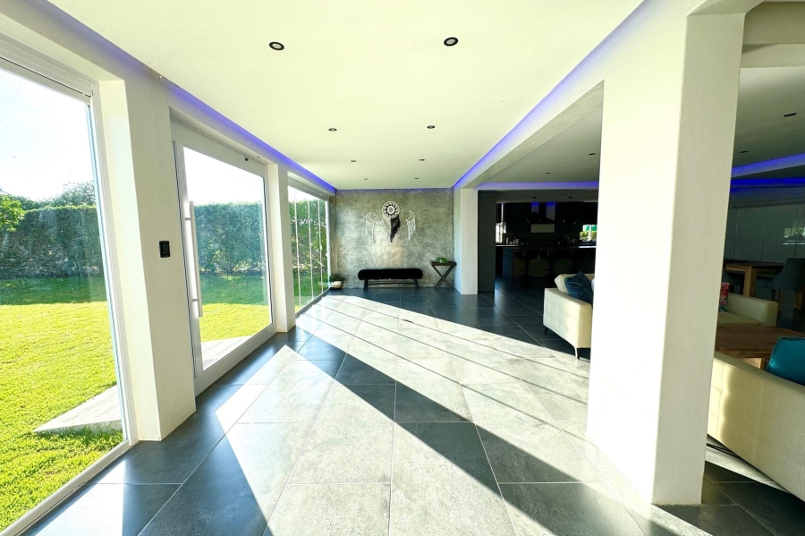 9 Bedroom Property for Sale in Long Acres Country Estate Western Cape